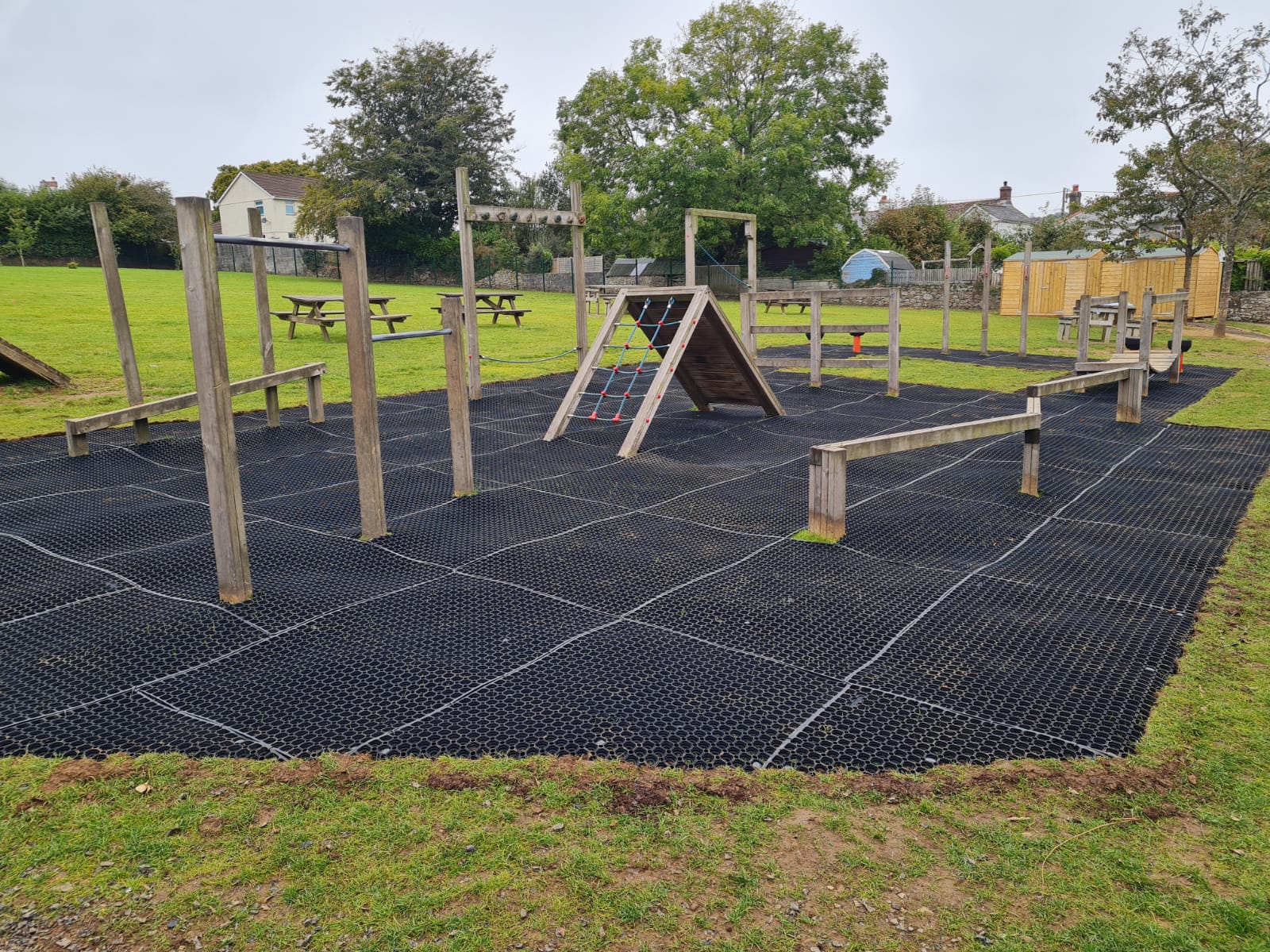 Cellular Rubber Grass Mats